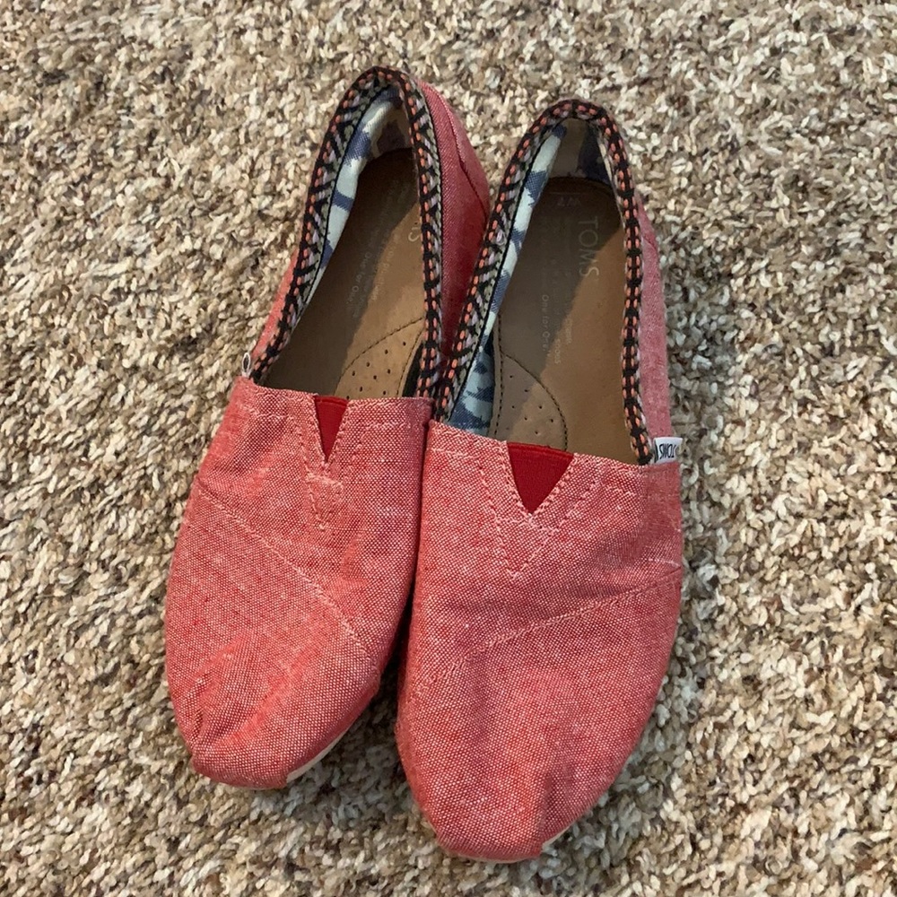 Toms